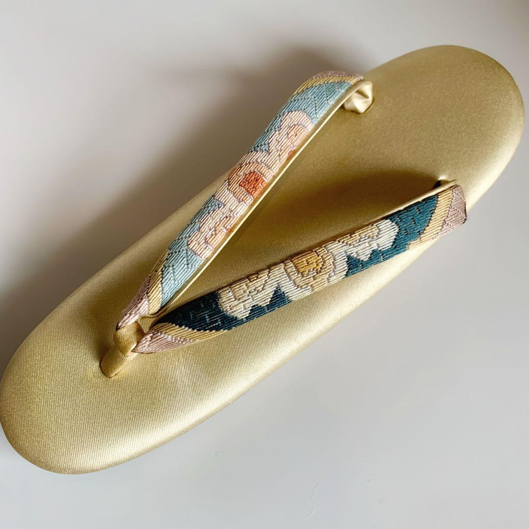 ★新品★高級希少　豪華 手刺繍の草履バッグセット　草履訳あり　礼装　留袖　成人式