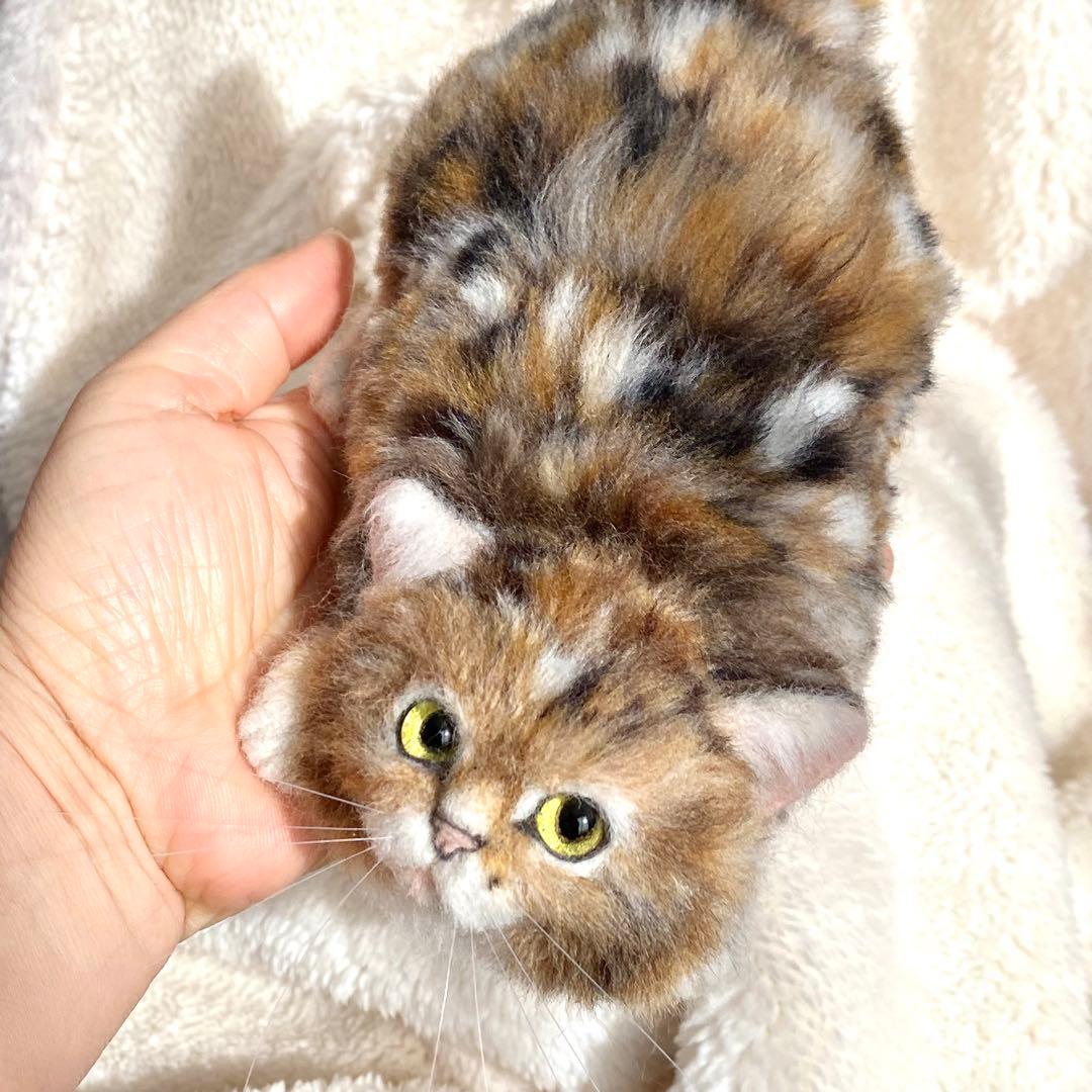 羊毛フェルト猫　全身　リアル可愛い三毛のサイベリアン