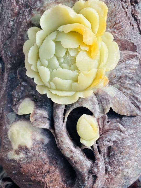 青田石　フラワー彫刻　2490g 博物館から流出　最高品質な青田石アート