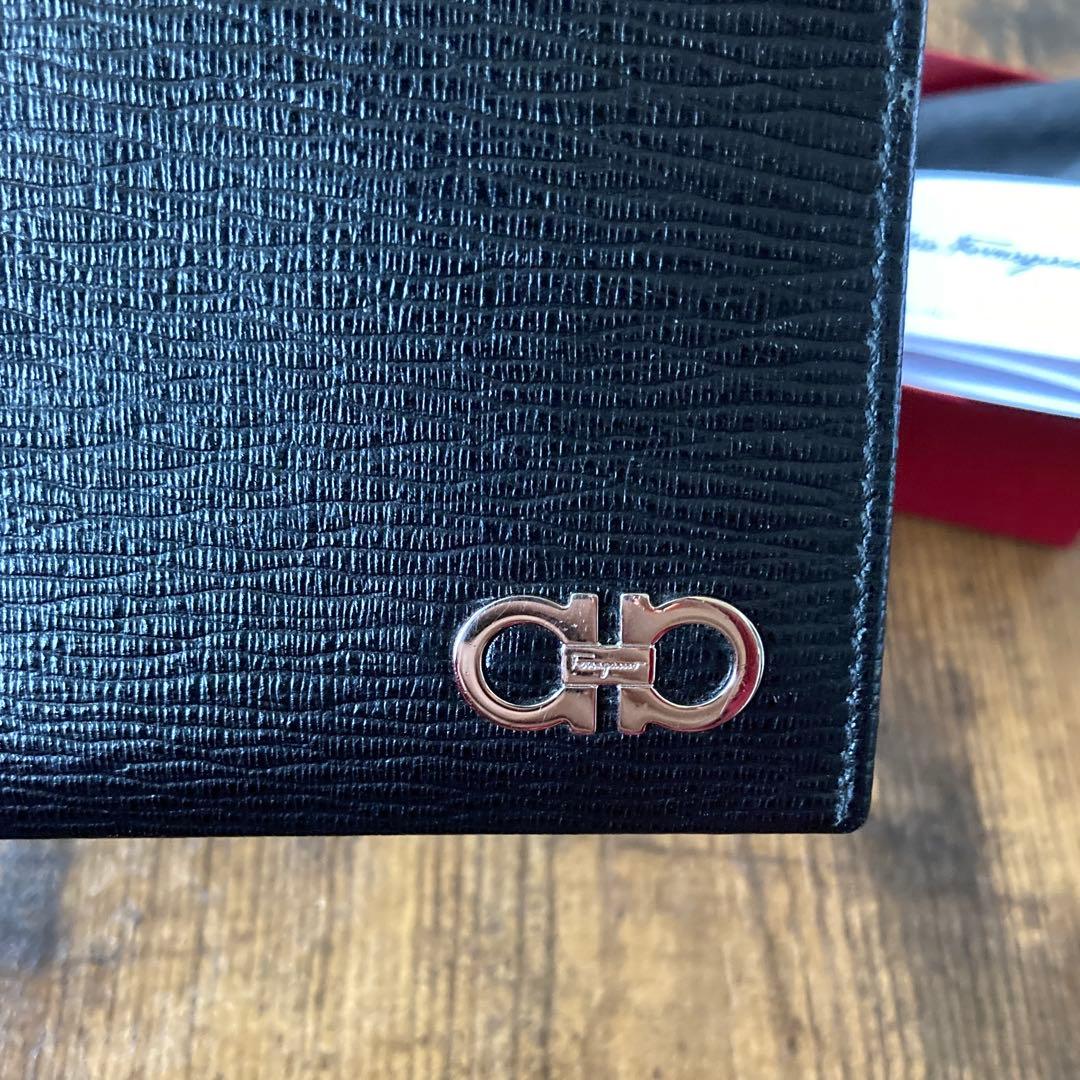 【フェラガモ 】名刺入れ 赤 Salvatore Ferragamo