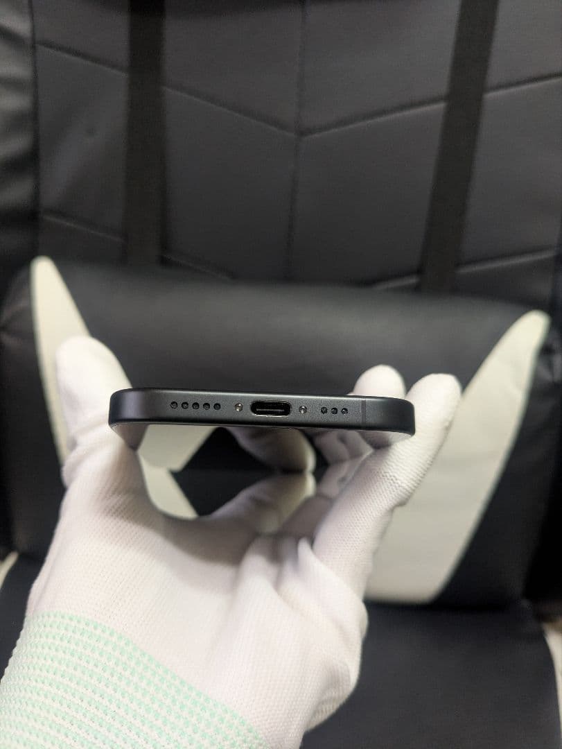 新品同様　iPhone16 256gb　バッテリー100　シムフリー　黒　60