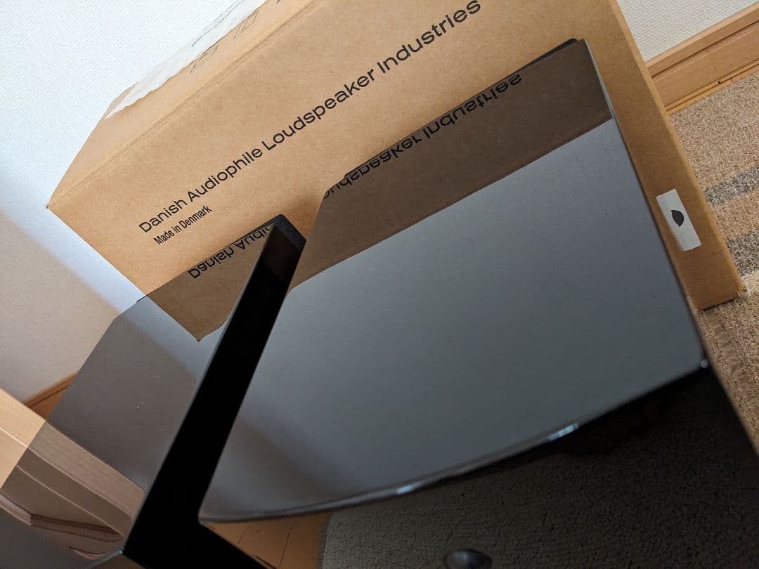 スピーカー・ウーファー DALI MENUET BLACK Made in Denmark