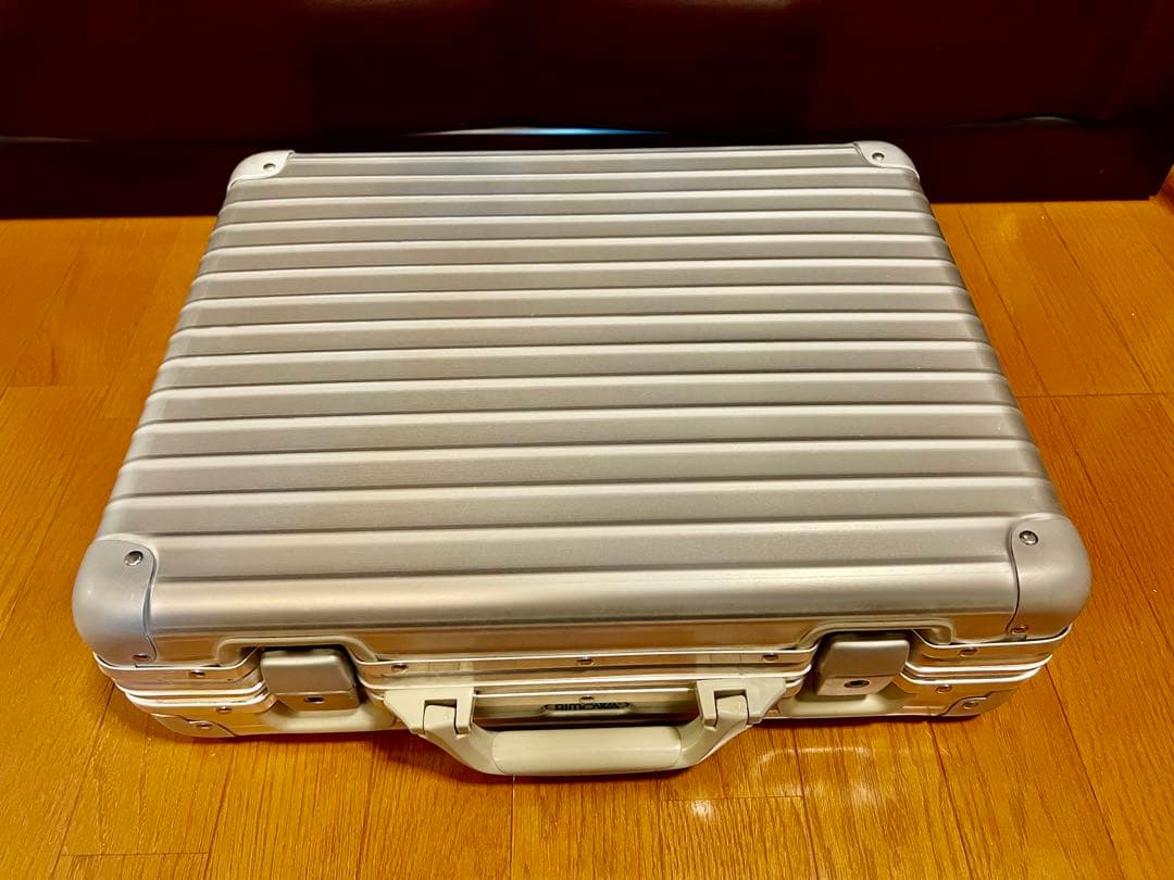 RIMOWA アタッシュケース　 アルミニウム ビジネスバッグ シルバー