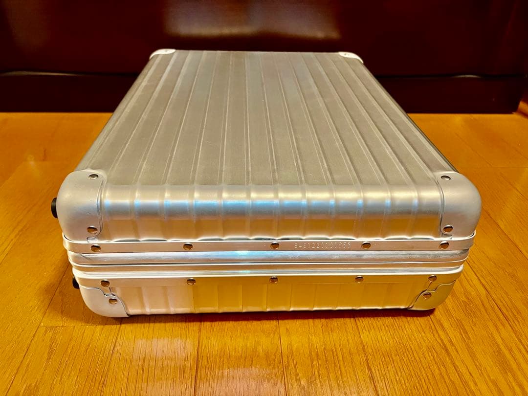 RIMOWA アタッシュケース　 アルミニウム ビジネスバッグ シルバー