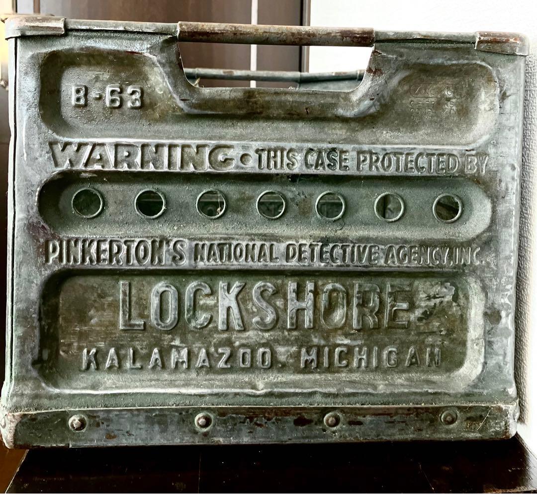 アメリカ　ヴィンテージ　金属製　ミルククレート