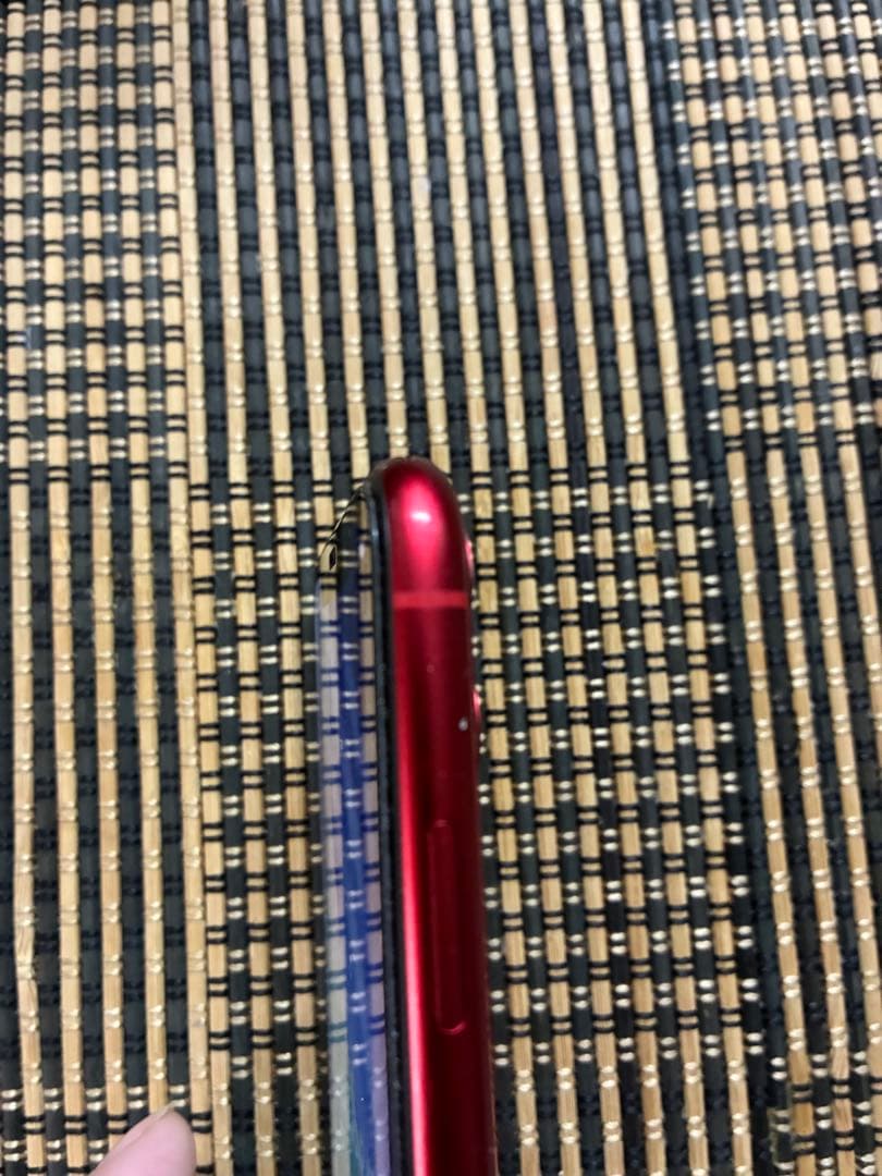 Apple iPhone 11 (赤) 本体　64GB