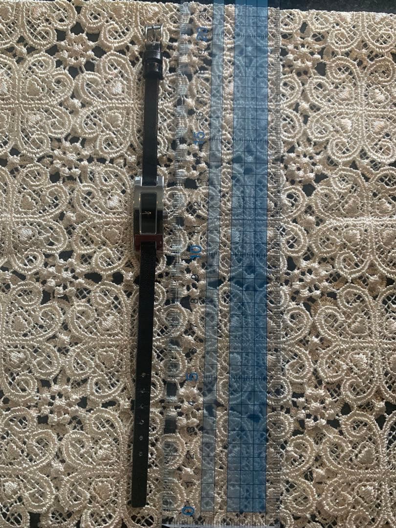 GUCCI ブラックレザーバンド 時計　美品