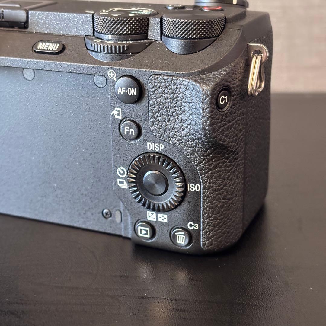 SONY α6700 本体＋バッテリー3個　最終値下げ