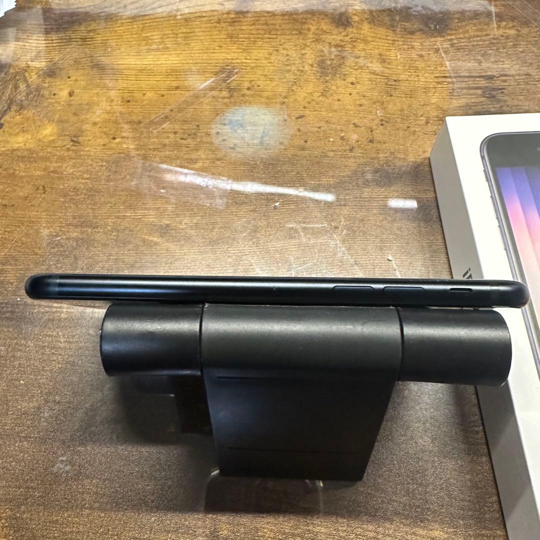 iPhoneSE3 128GB ブラック SIMフリー バッテリー100%