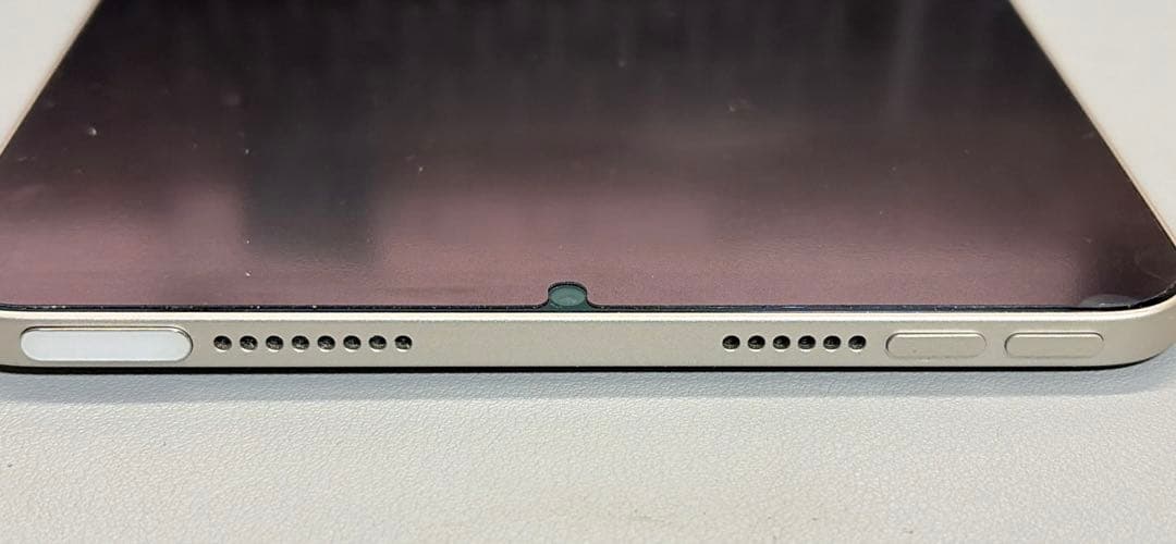 Apple iPad mini（第６世代） スターライト　64GB