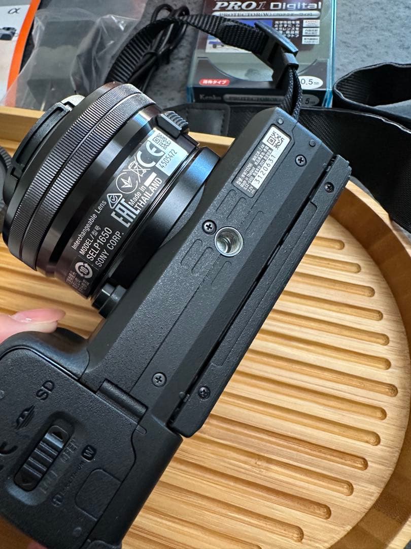 SONY α6400 ミラーレスカメラ 16-50mmレンズ、単焦点レンズセット