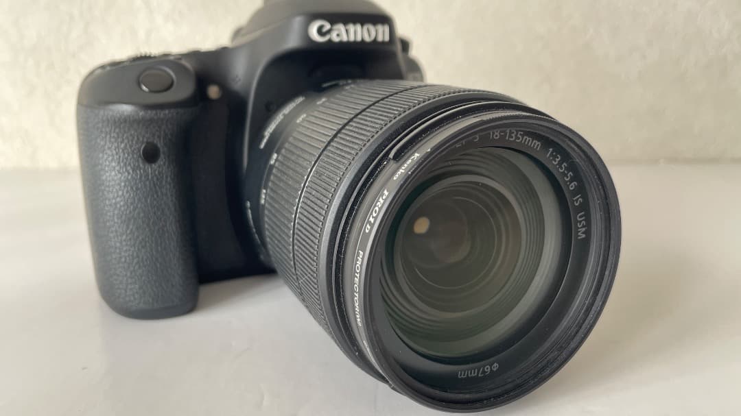 ⭐️美品⭐️ Canon EOS 80D本体＋Wレンズ　バッテリー2個付き