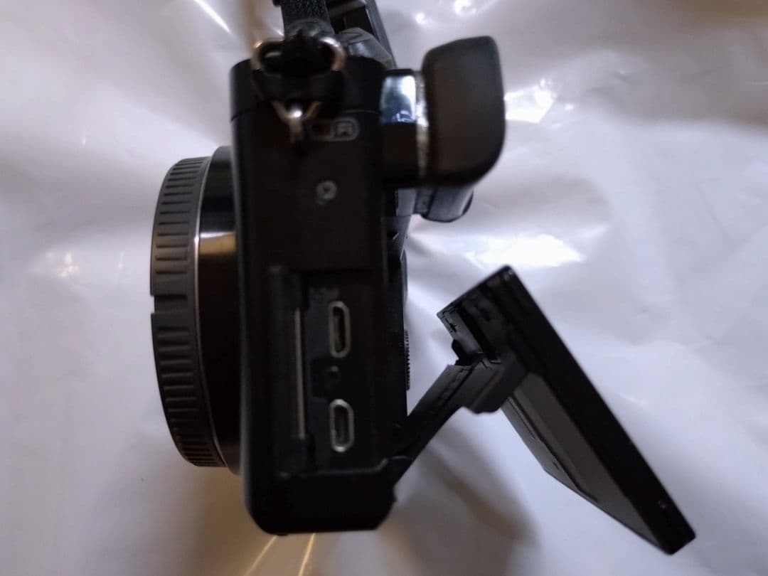 10/13まで限定値下げ！／SONY α6000／ レンズ2本付／豊富な付属品