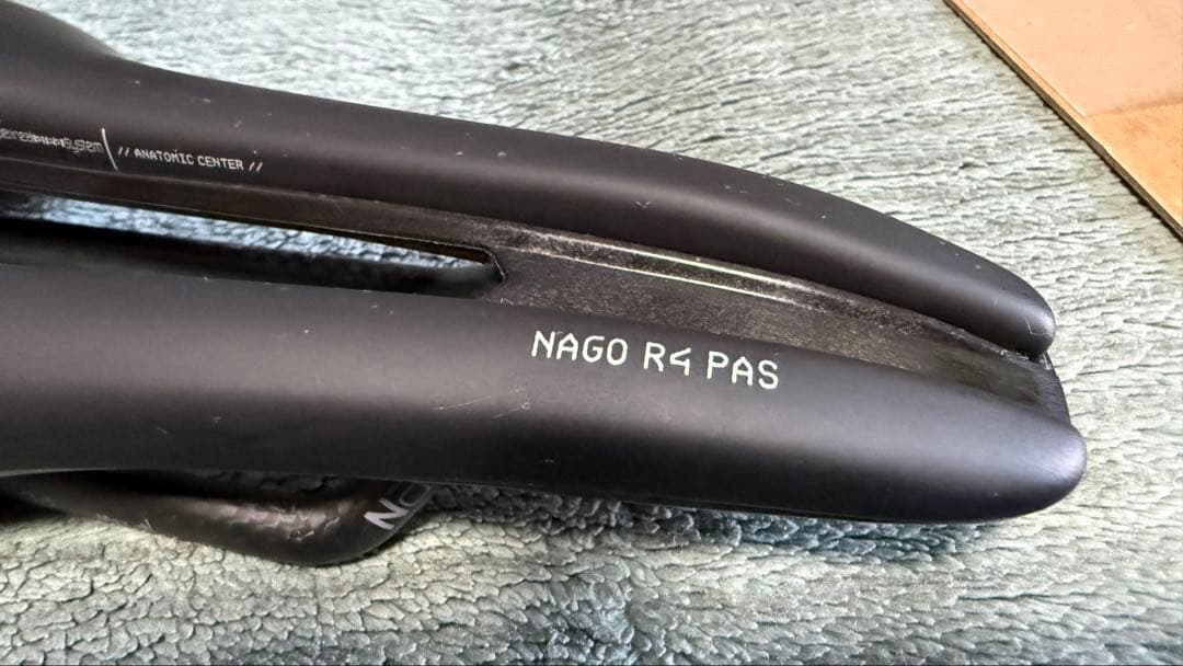 【新品に近い】prologo サドル NAGO R4 PAS NACK 147