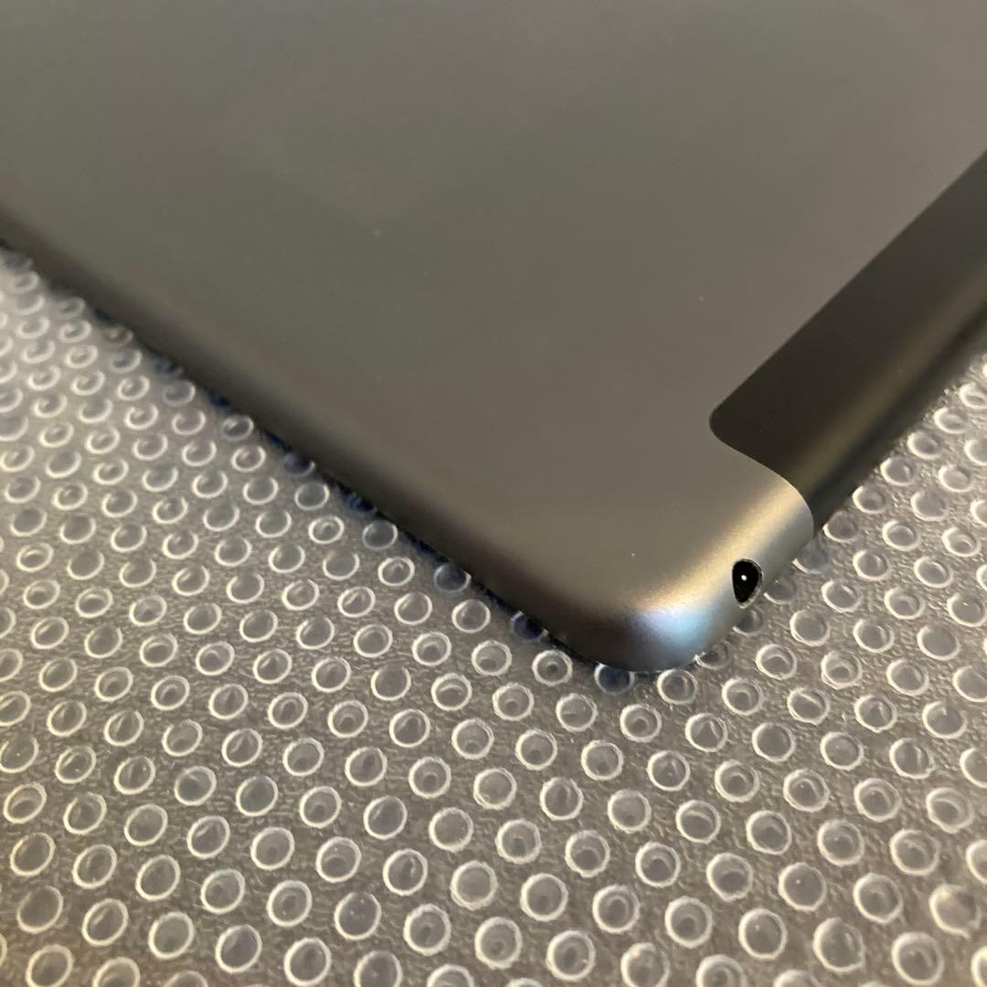 3868【早い者勝ち】iPad7 第7世代 32GB SIMフリー☆