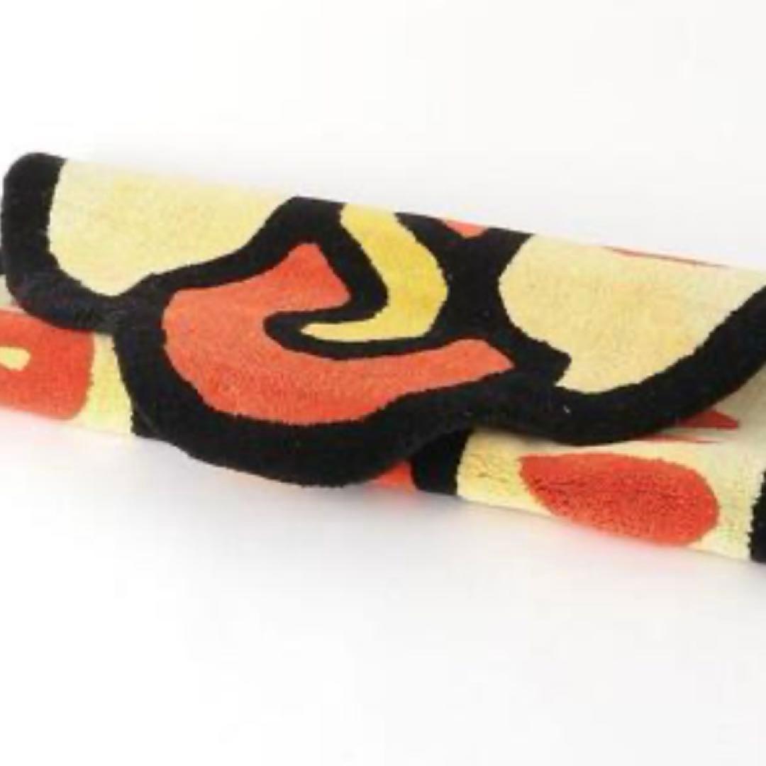 ヒューマンメイド　HOT DOG RUG LARGE ホットドッグ　ラグマット