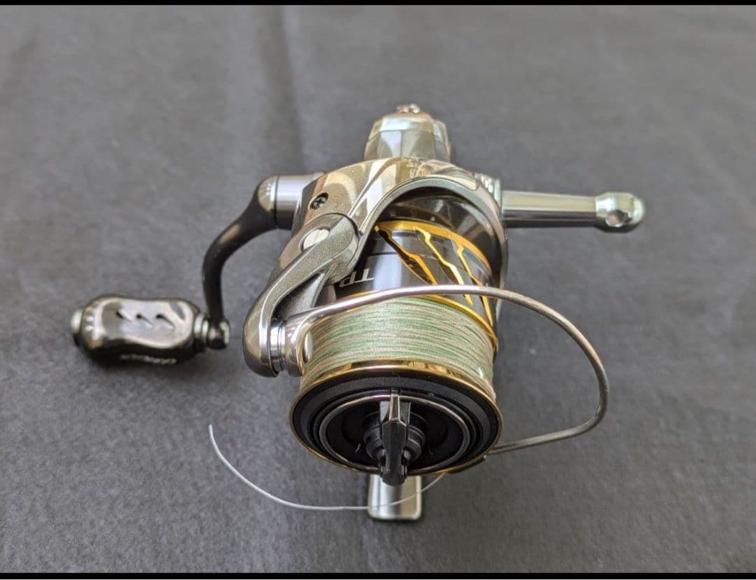 ツインパワーc2000SHG スピニングリール　箱付き