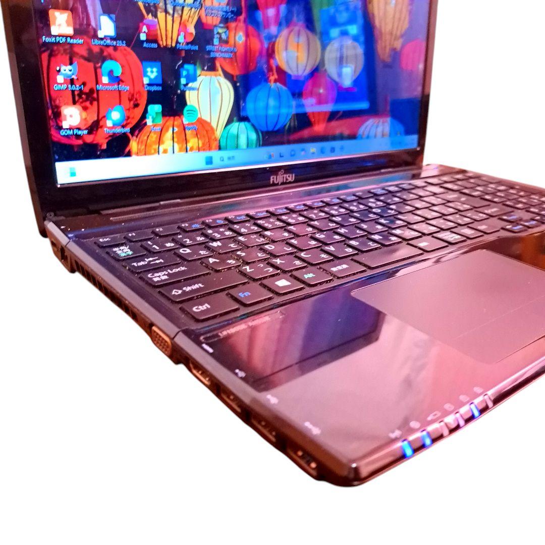 富士通 ノートパソコン Windows11 オフィス付き i7 16GB SSD
