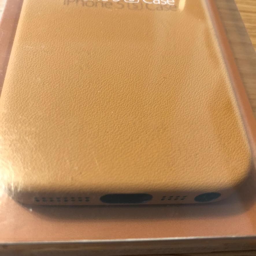 新品未開封Apple純正品iPhoneSE純正ケース茶色 イタリアンレザー 革