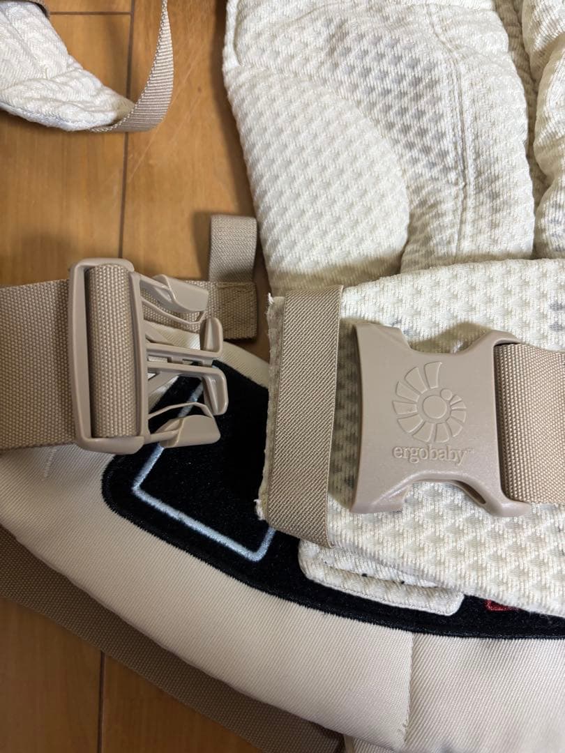 極美品　2024年購入　エルゴベビー　オムニブリーズ ナチュラルベージュ