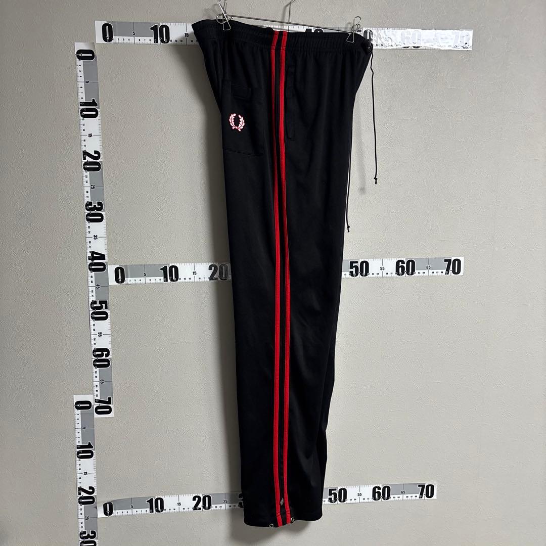 FRED PERRY フレッドペリー ジャージ パンツズボン M 黒 ブラック赤