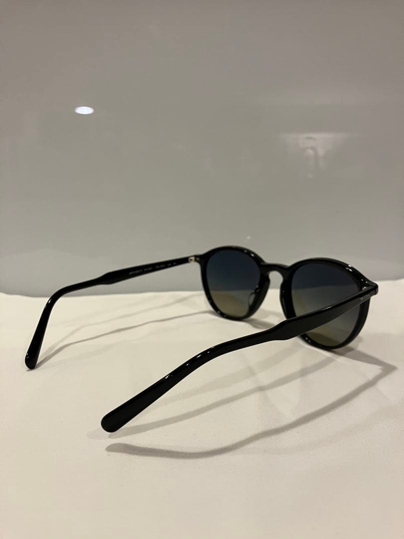 PRADA ユニセックス サングラス