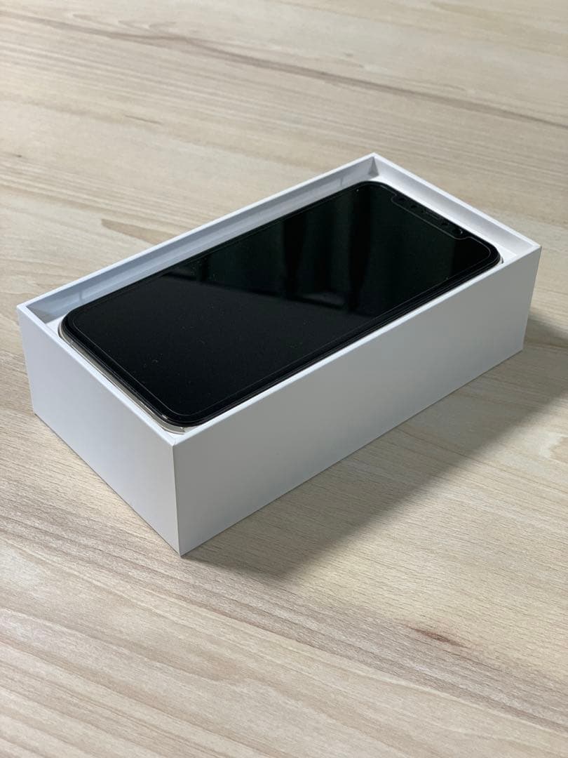 Apple iPhone XS シルバー 本体