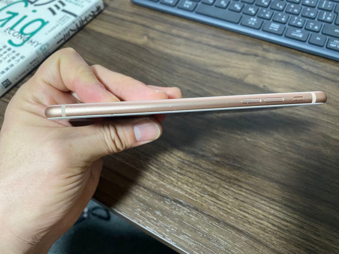 最大容量100％ SIMフリー iPhone 8 Plus ゴールド 64GB