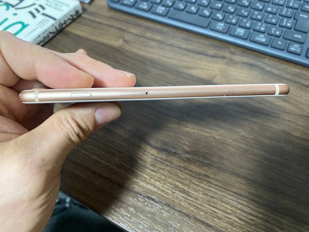 最大容量100％ SIMフリー iPhone 8 Plus ゴールド 64GB