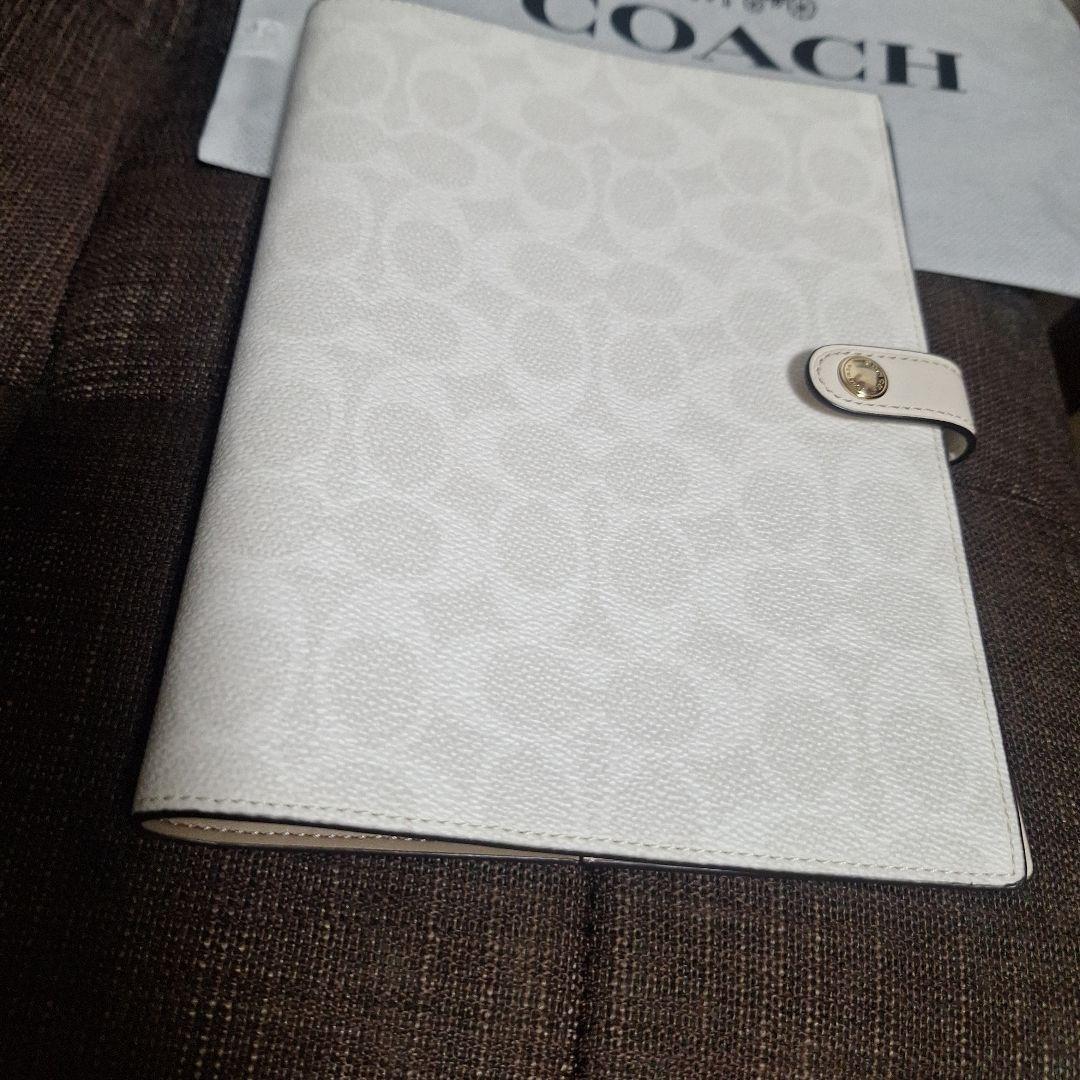 COACH ホワイトレザーノートカバー