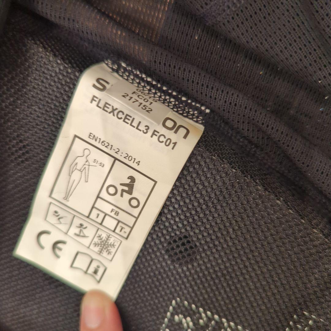 SAROMON サロモン ベストタイプ バックプロテクター　MEN XL