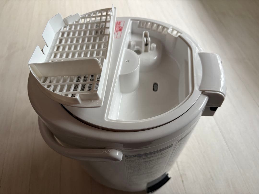 象印　加湿器　13畳用　EE-RS50-WA