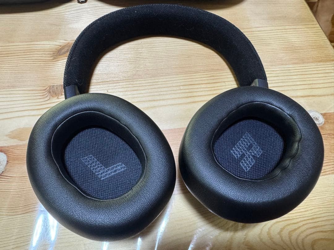 JBL ワイヤレスヘッドホン ブラック 本体　ケース付き