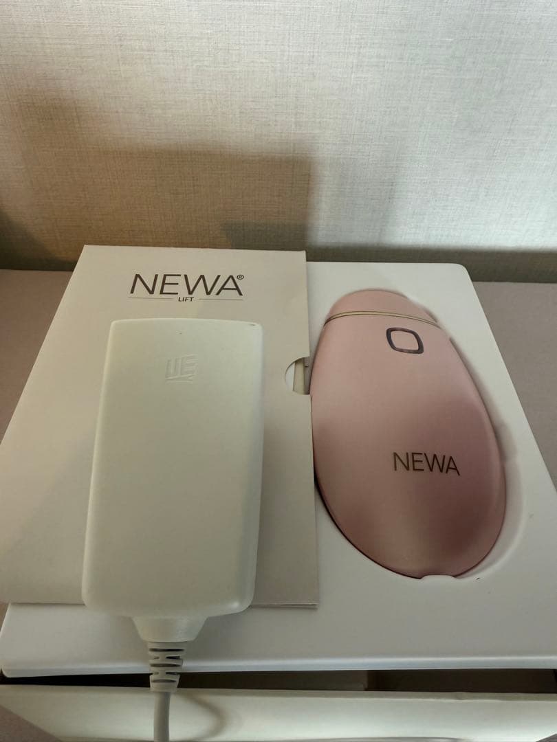 NEWAリフト★ニューワリフト★美顔器★箱、説明書