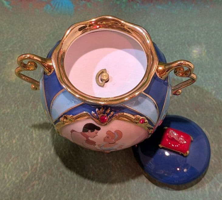 ディズニー　シンデレラ　50周年記念　オルゴールコレクション　未使用　レア