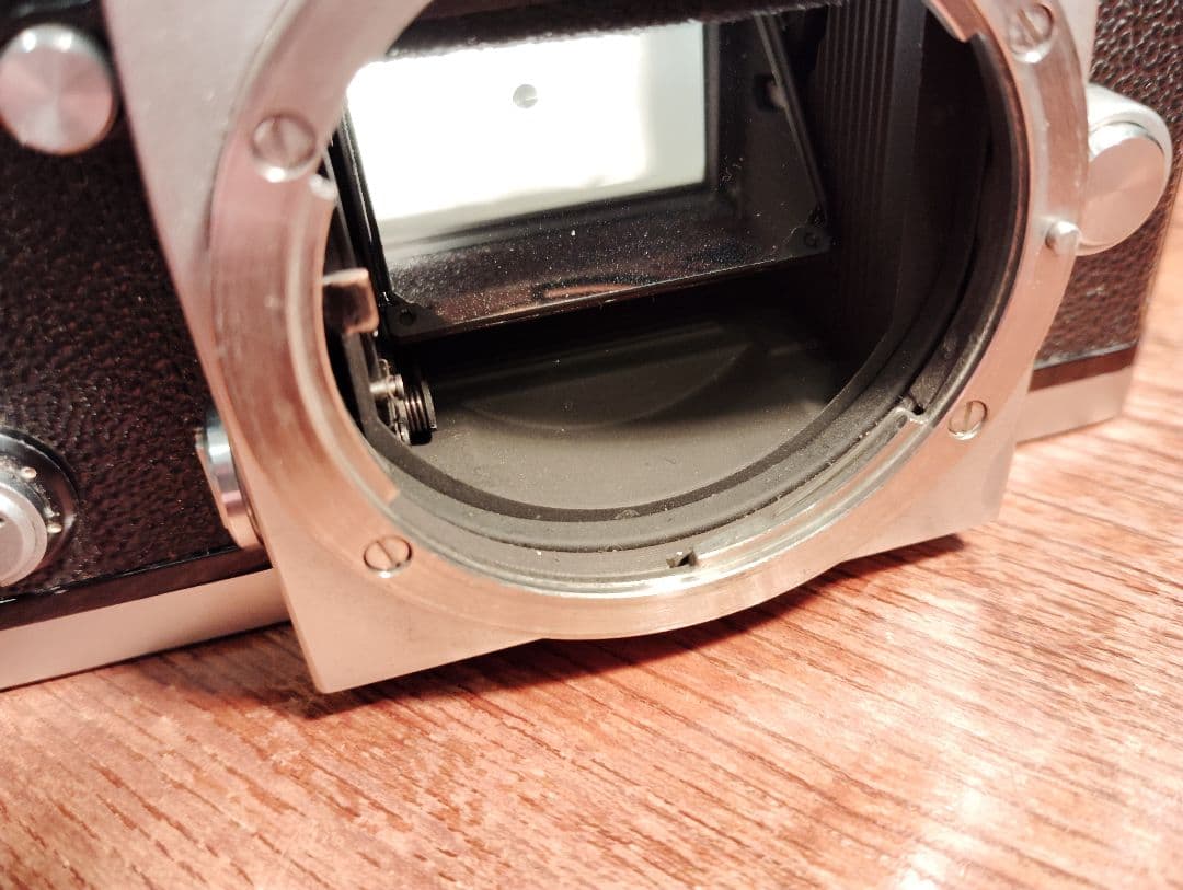 Nikon 　Fボディ　70000台 　綺麗です！