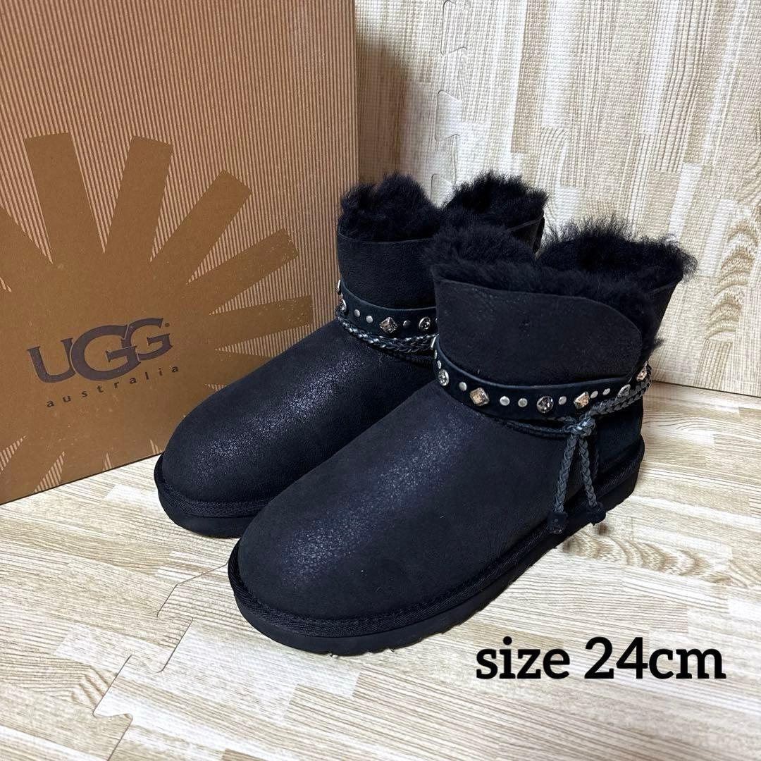 【新品級】UGG アグ　黒ムートンブーツスワロフスキー　◆みかりん◆