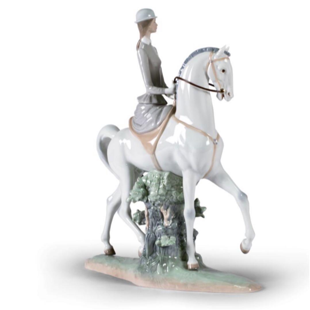 リヤドロ　白い馬の少女