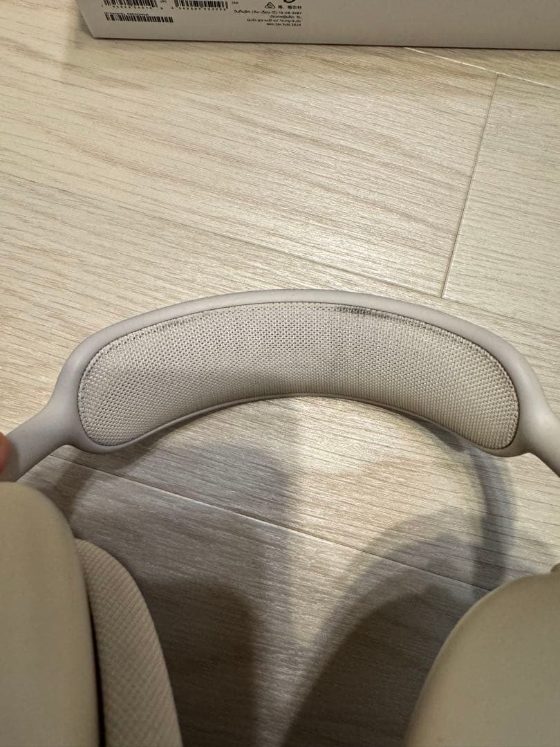 【くろ】Airpods max スターライト 2024年モデル