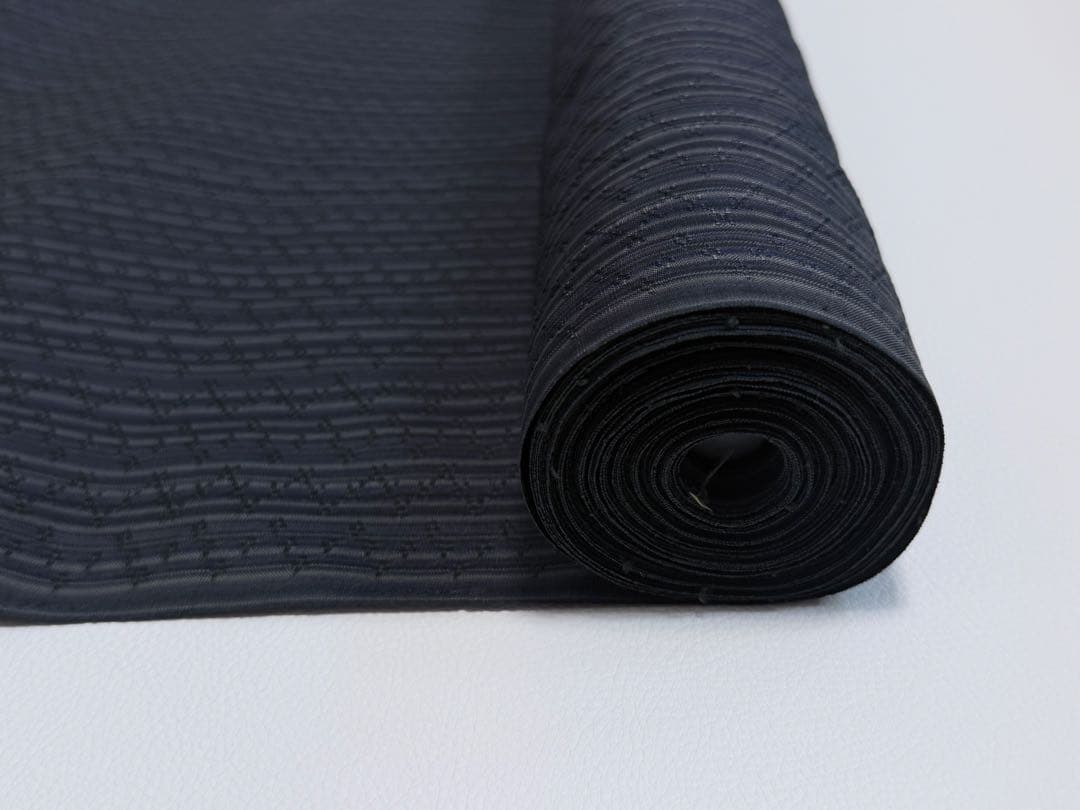 七*庵様 新品　紬　南風原花織　琉球絣　本場琉球　赤嶺忠　反物　手織り　赤嶺織