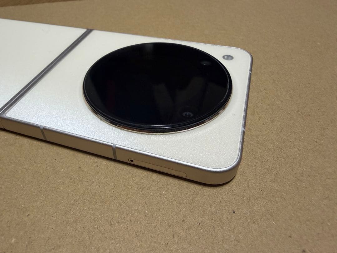 Libero Flip スマートフォン 128gb ゴールド ヒンジ欠けあり