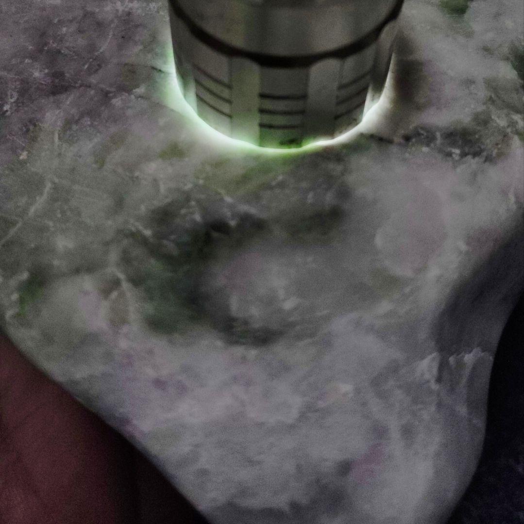 ★翡翠原石★糸魚川硬玉【姫川・磨き594ｇ】