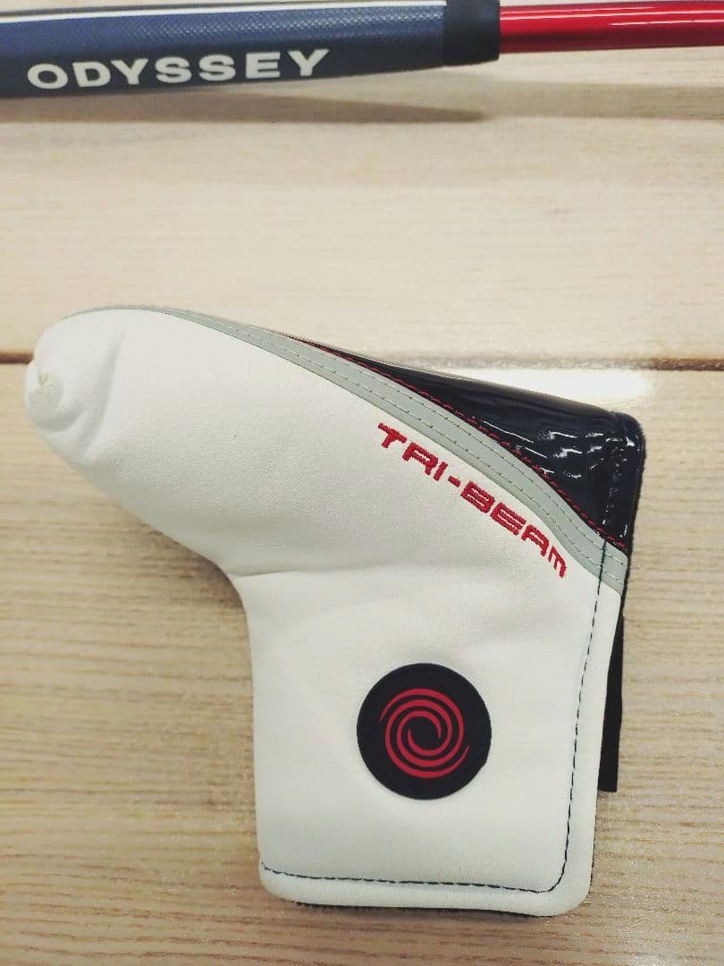 ODYSSEY TRI-BEAM DW パター 34インチ ヘッドカバー付