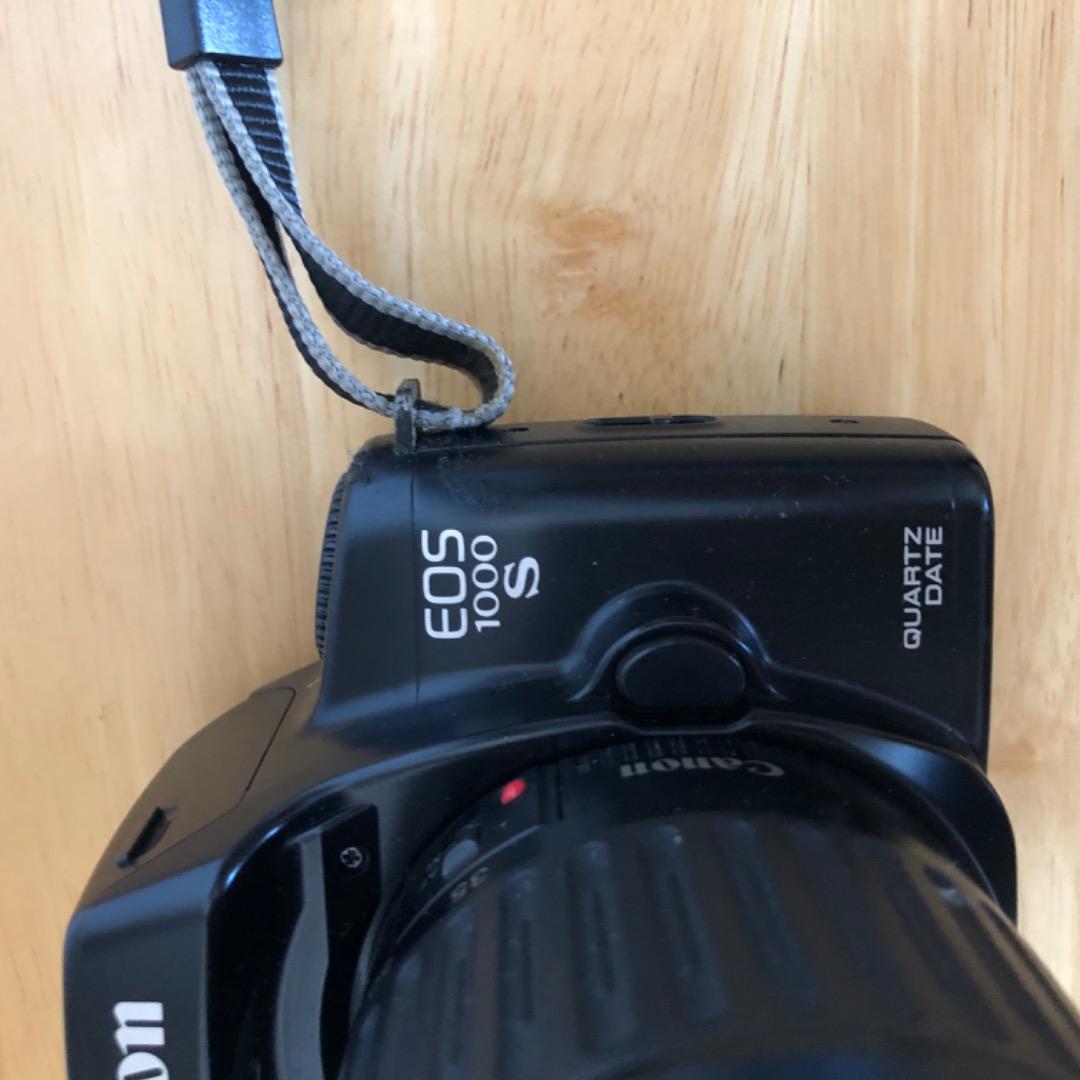 Canon EOS 1000 S 本体　標準レンズ　偏光フィルター付