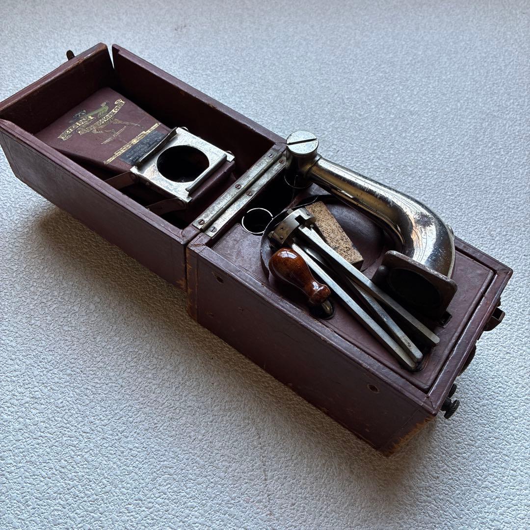 ポータブル蓄音機（ピーターパン）