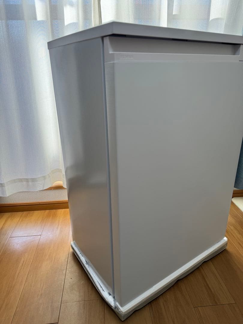 アイリスオーヤマ　小型冷蔵庫IRSN-7A-W
