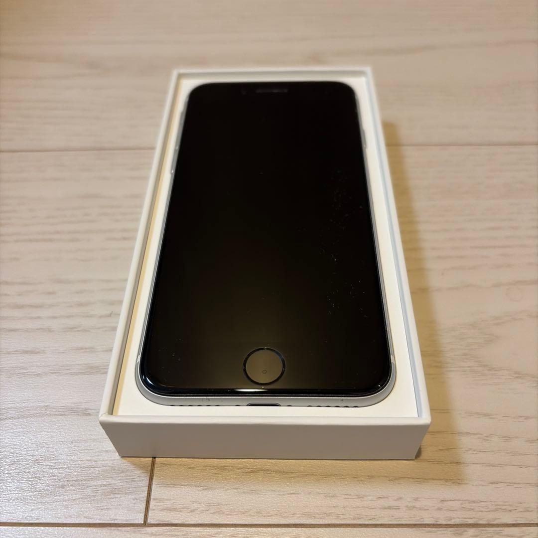 iphone SE第二世代 128ギガ ホワイト ケース