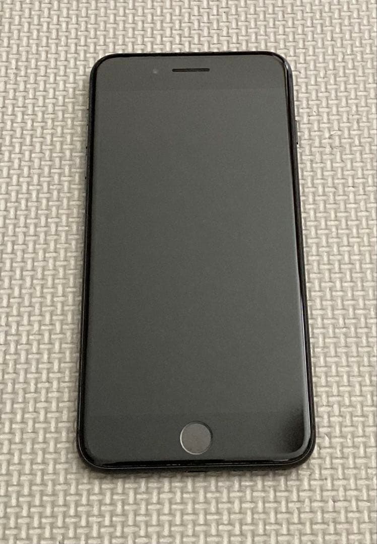Apple iPhone 8 Plus ブラック　64G