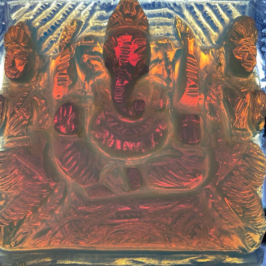 ガネーシャ　　　　　　　　　　　　　　　　シンセティックオパール 338g