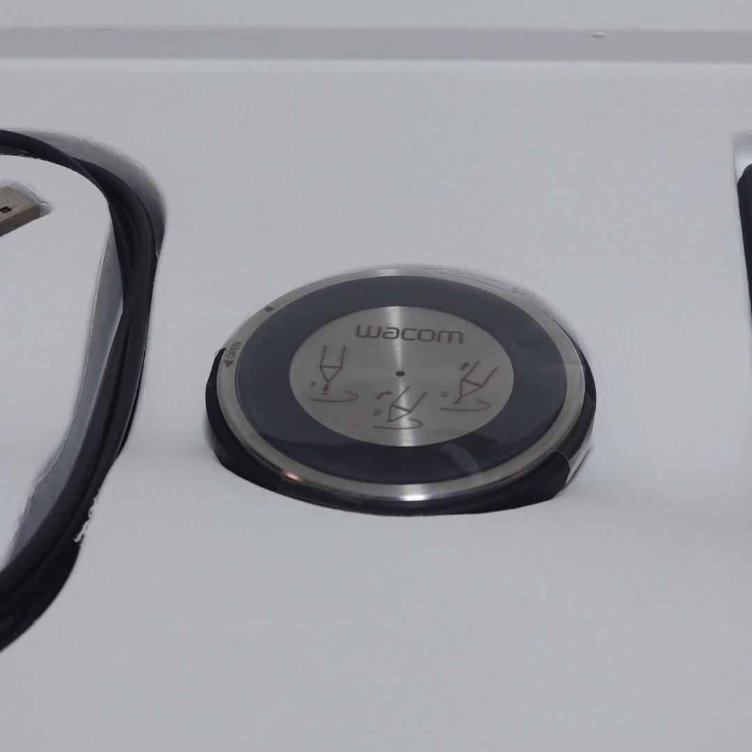 ワコムペンタブ Wacom Intuos Pro Mサイズ PTH-660/K0